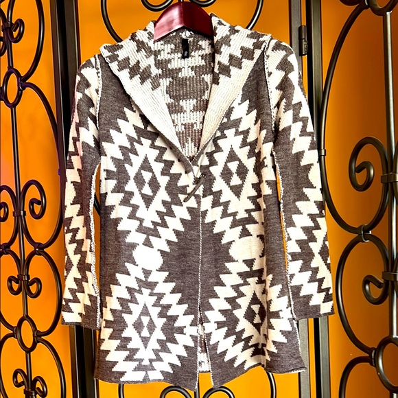 Elan Sweaters - ELAN Aztec Print Hooded Cardigan
